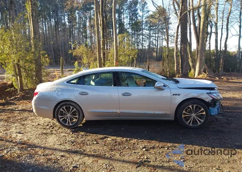 2017 Buick Lacrosse Essence z USA, uszkodzony, nr VIN 1G4ZP5SS0HU160586